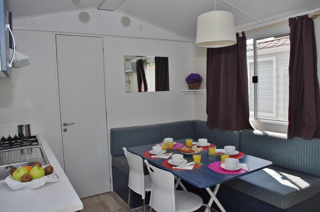 Happy Camp Mobile Homes In Camping Villaggio Lamaforca Carovigno Exterior foto